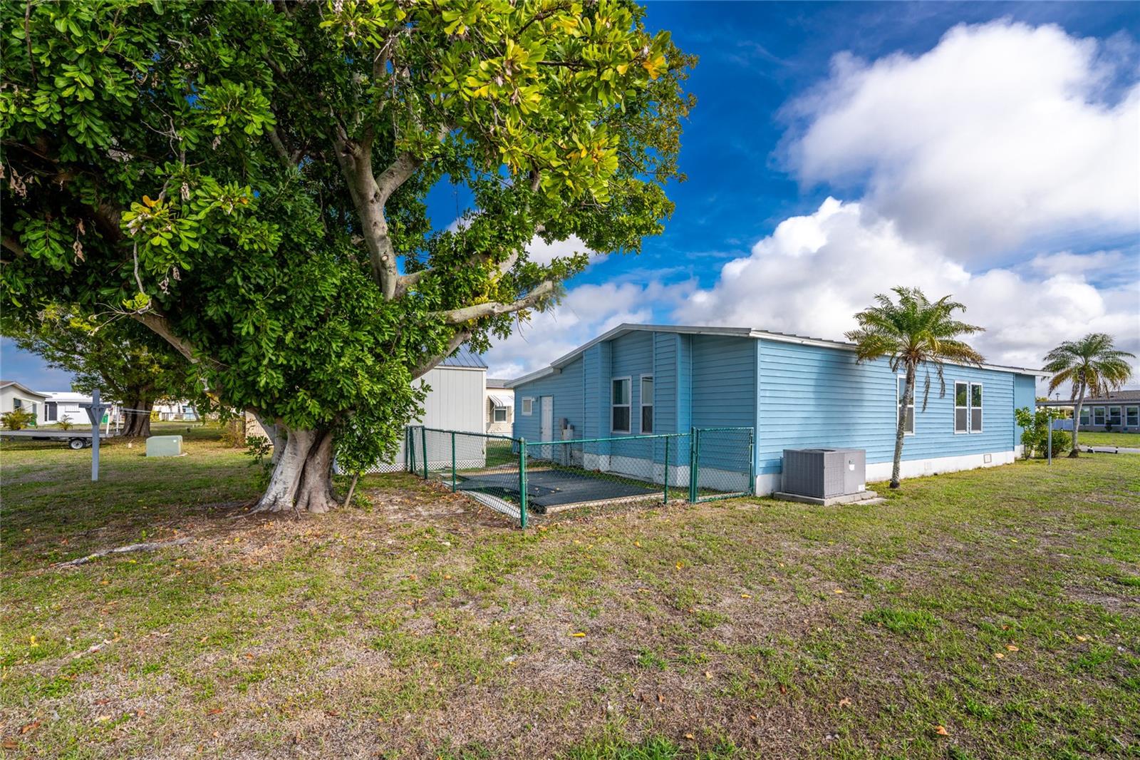 LEMON BAY ISLES PH 02 - Residential