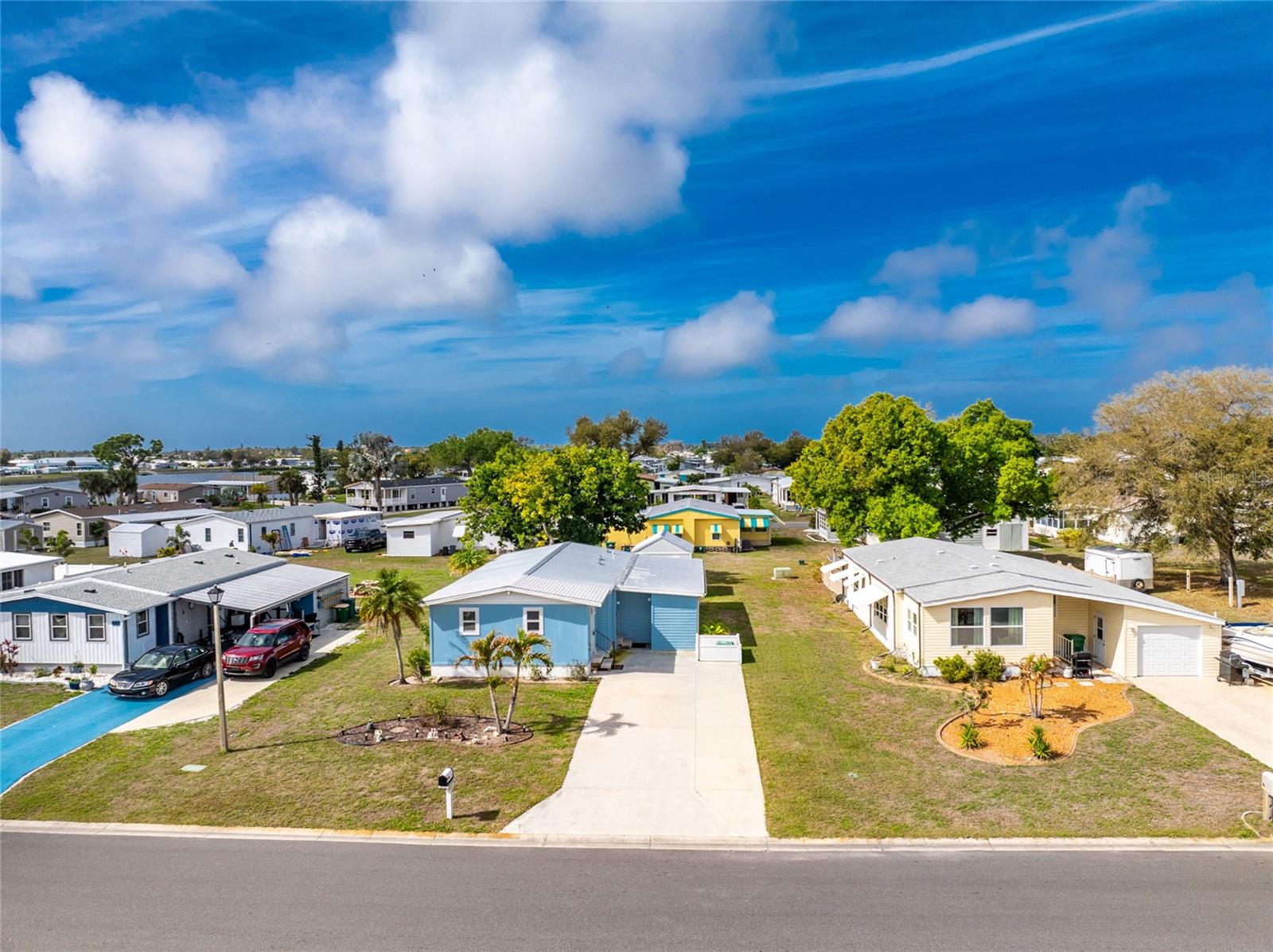 LEMON BAY ISLES PH 02 - Residential