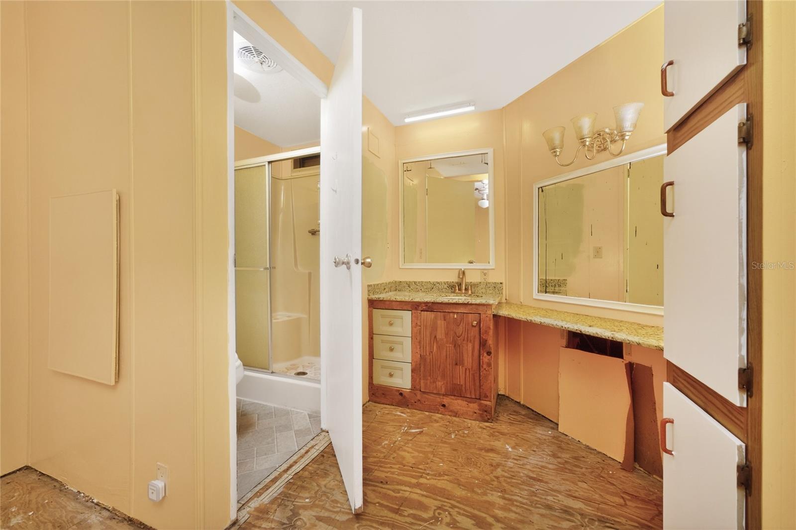 LEMON BAY ISLES PH 02 - Residential