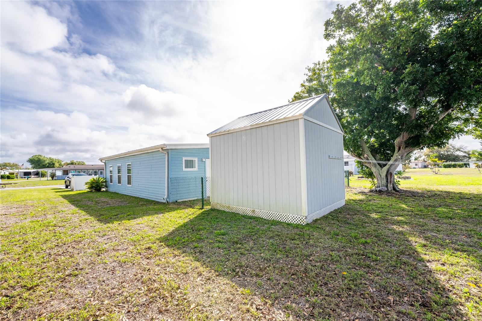 LEMON BAY ISLES PH 02 - Residential