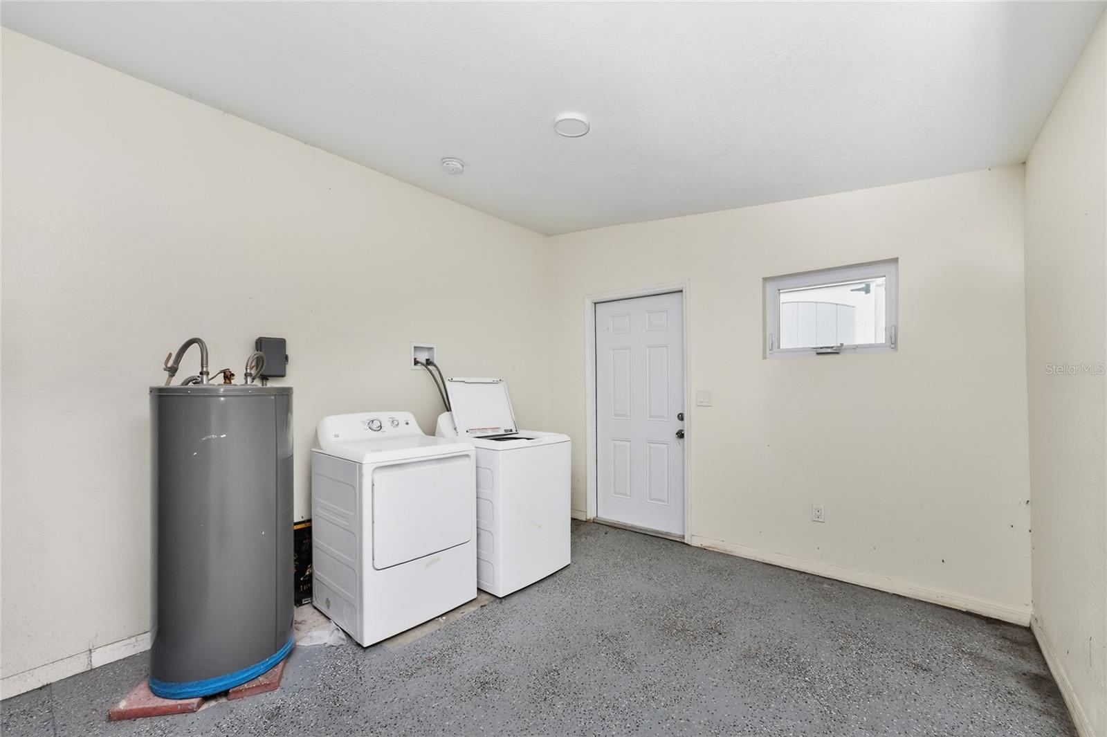 LEMON BAY ISLES PH 02 - Residential