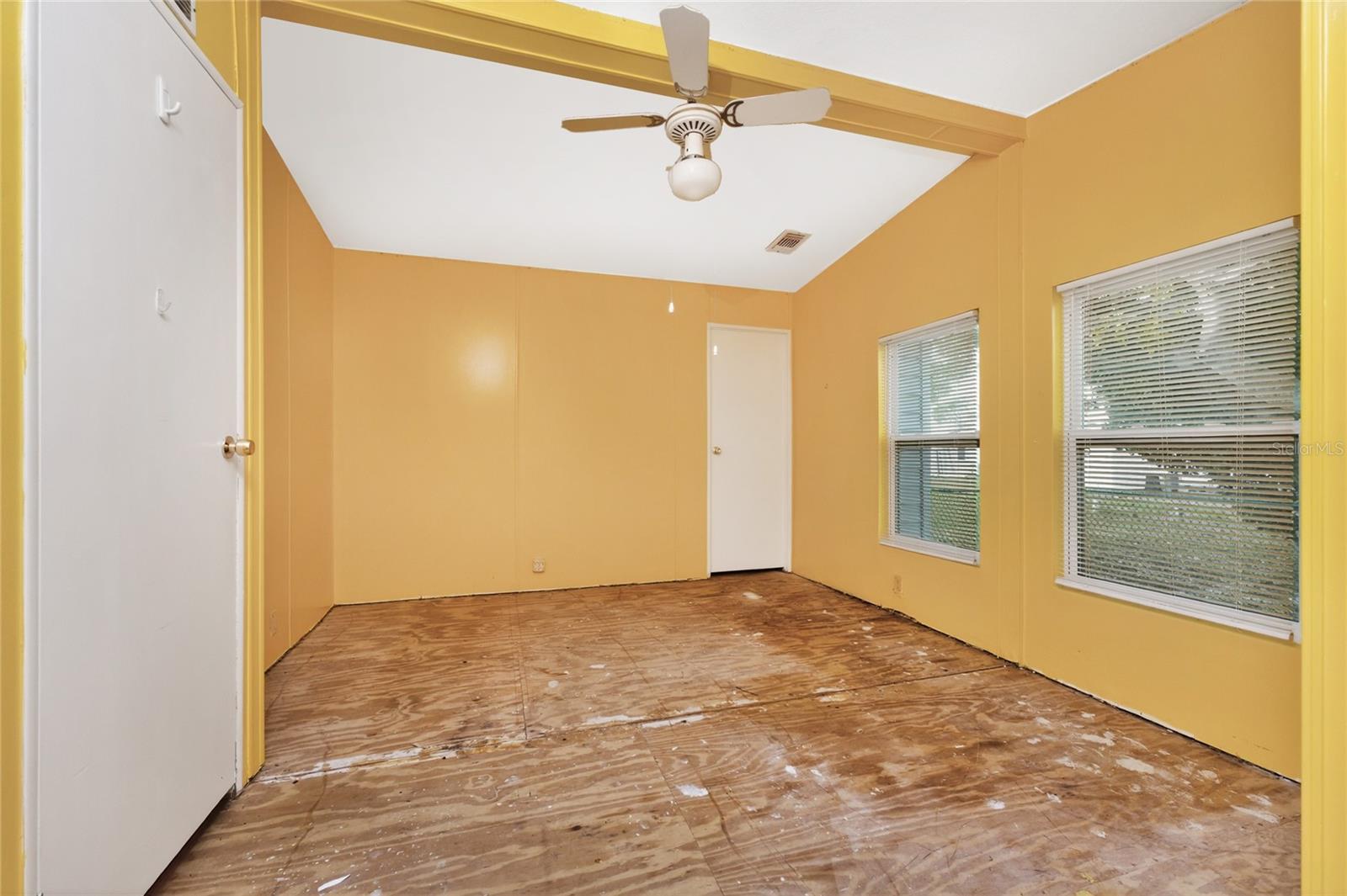 LEMON BAY ISLES PH 02 - Residential