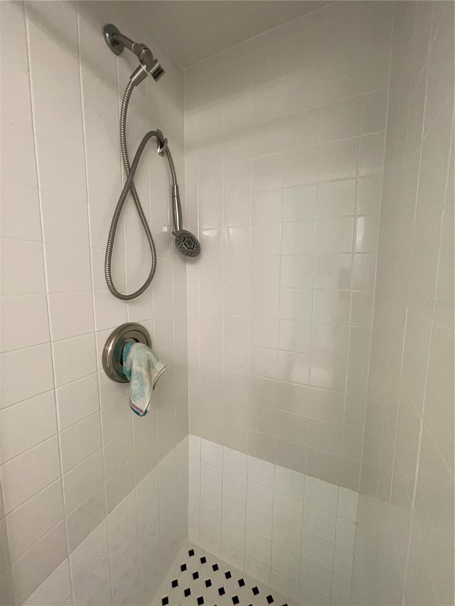 GARDENS THE CONDO - Residential Lease