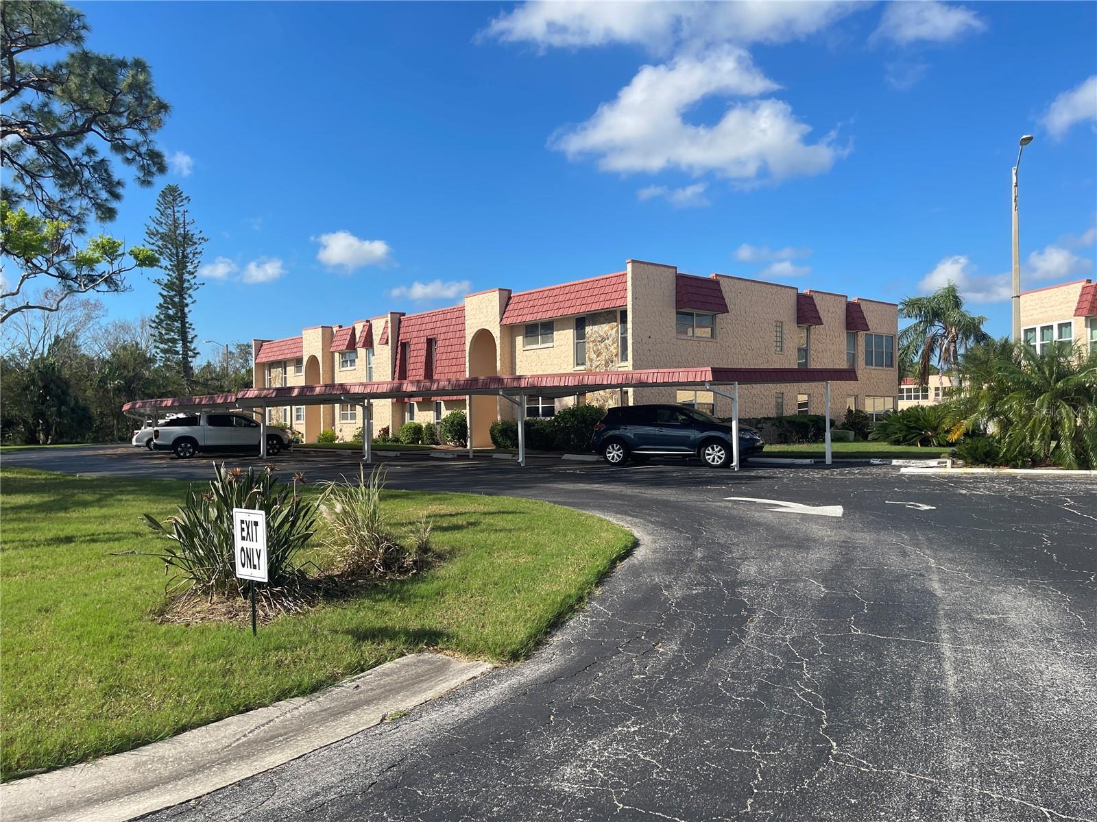 GARDENS THE CONDO - Residential Lease