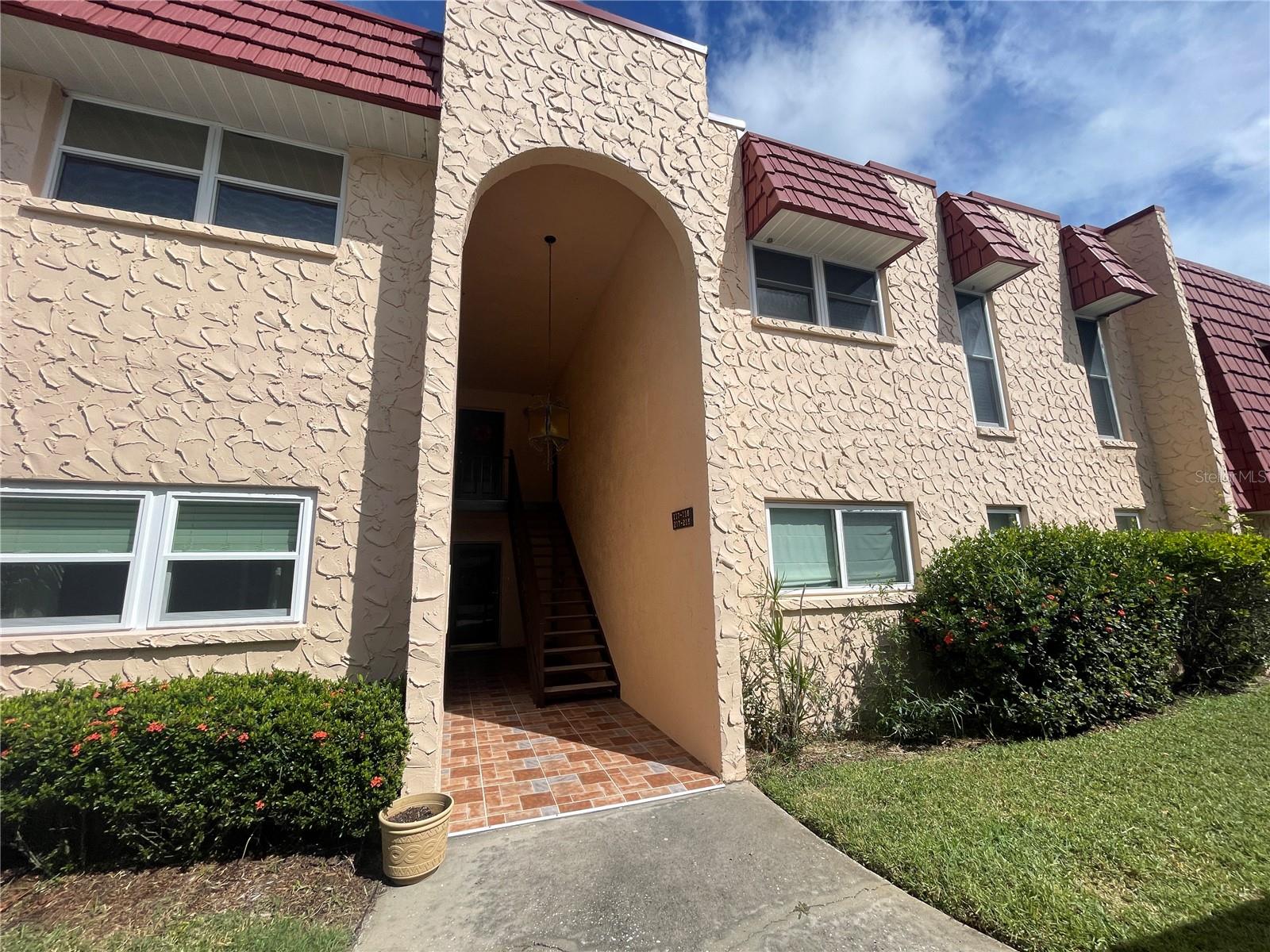 GARDENS THE CONDO - Residential Lease