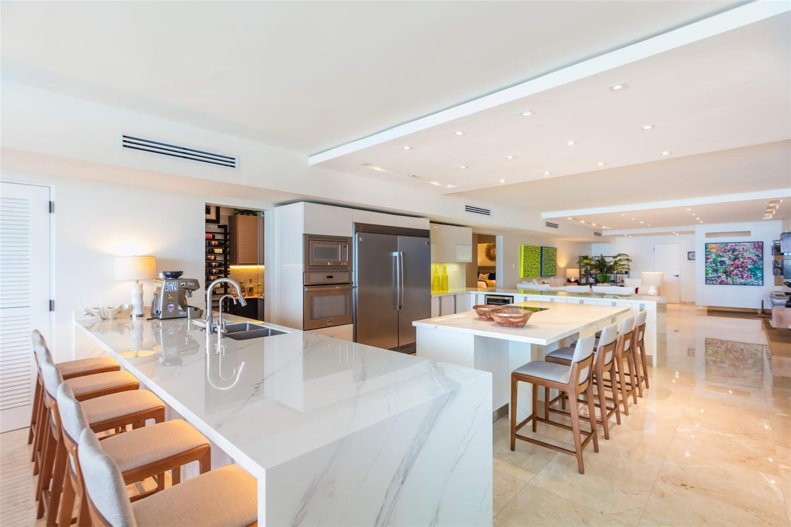 AZURE BEACH - Residential