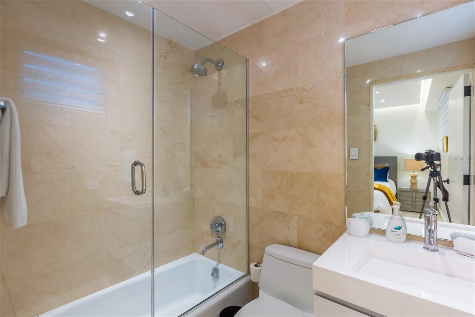 AZURE BEACH - Residential