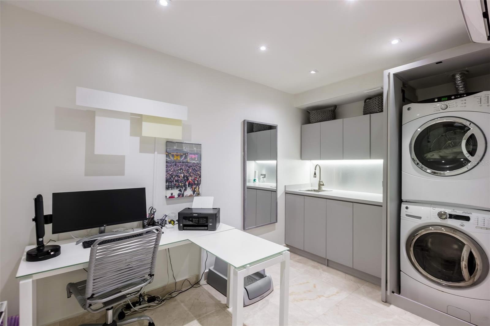 AZURE BEACH - Residential