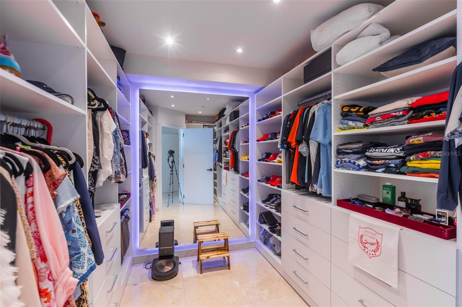 AZURE BEACH - Residential