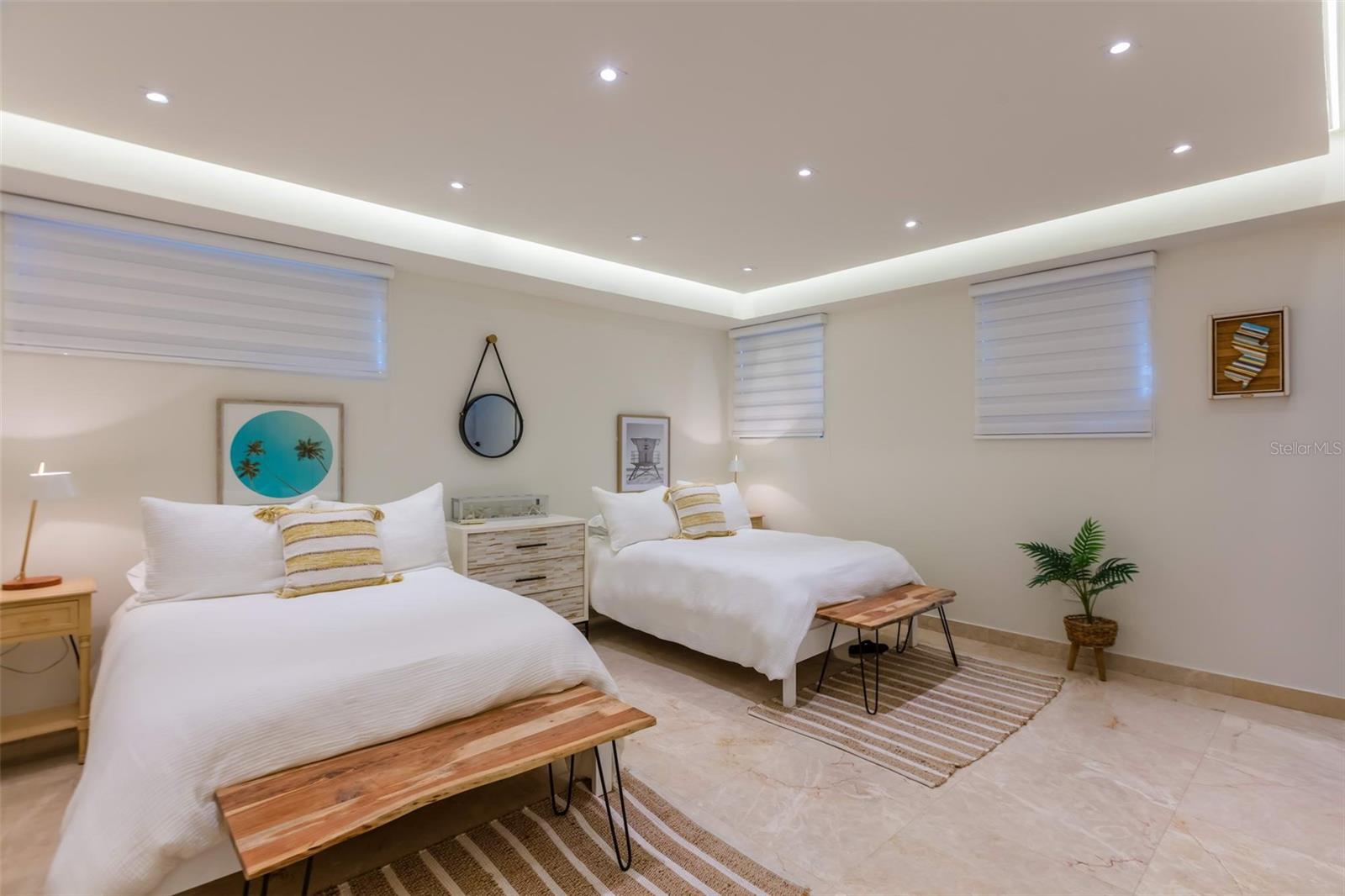 AZURE BEACH - Residential