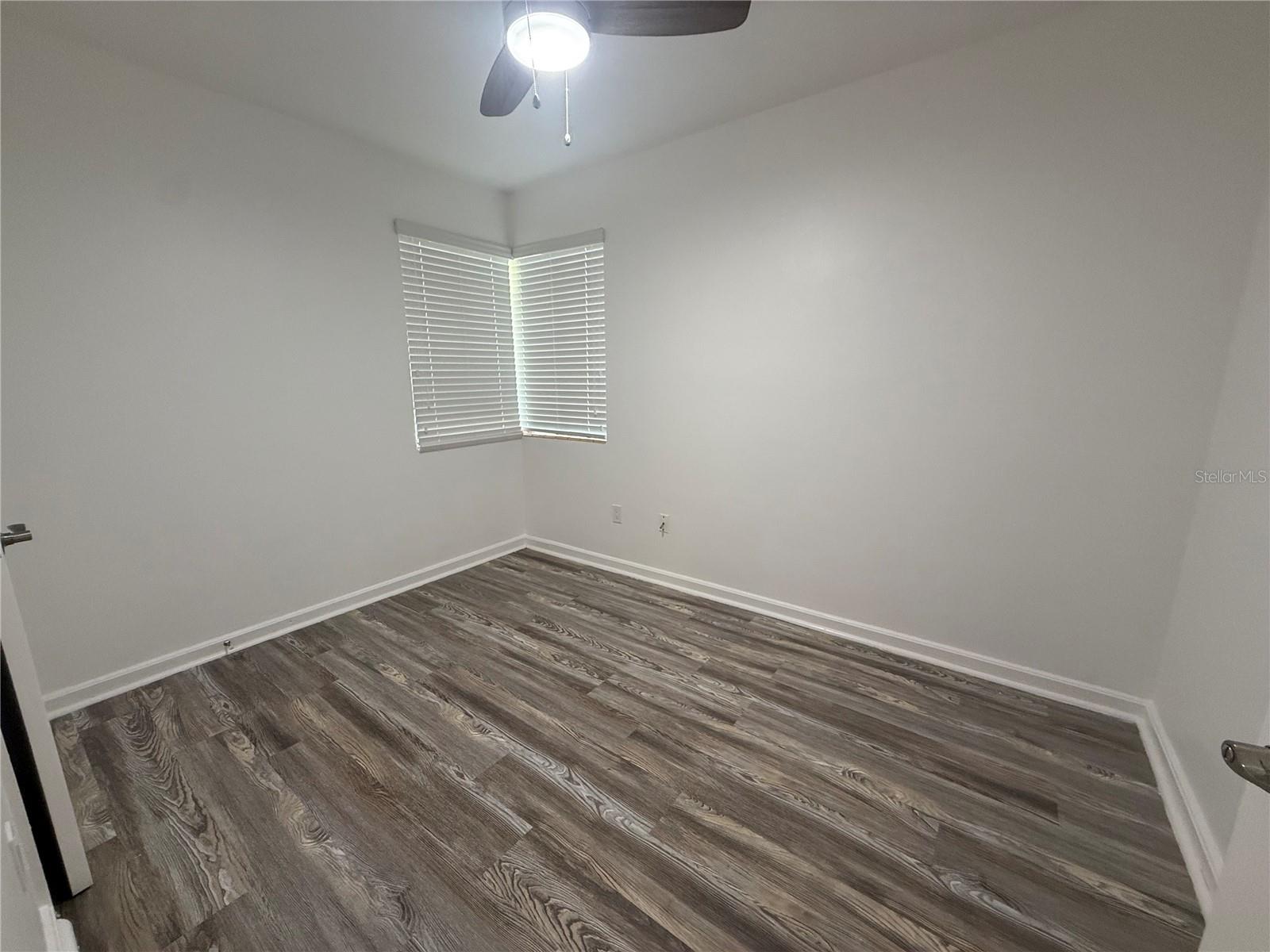 2706 W UNIVERSITY AVENUE