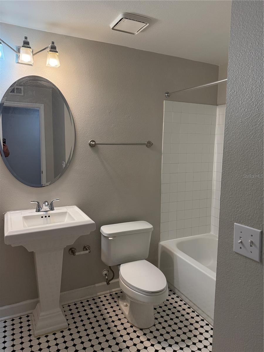 MIRIADA CONDO - Residential