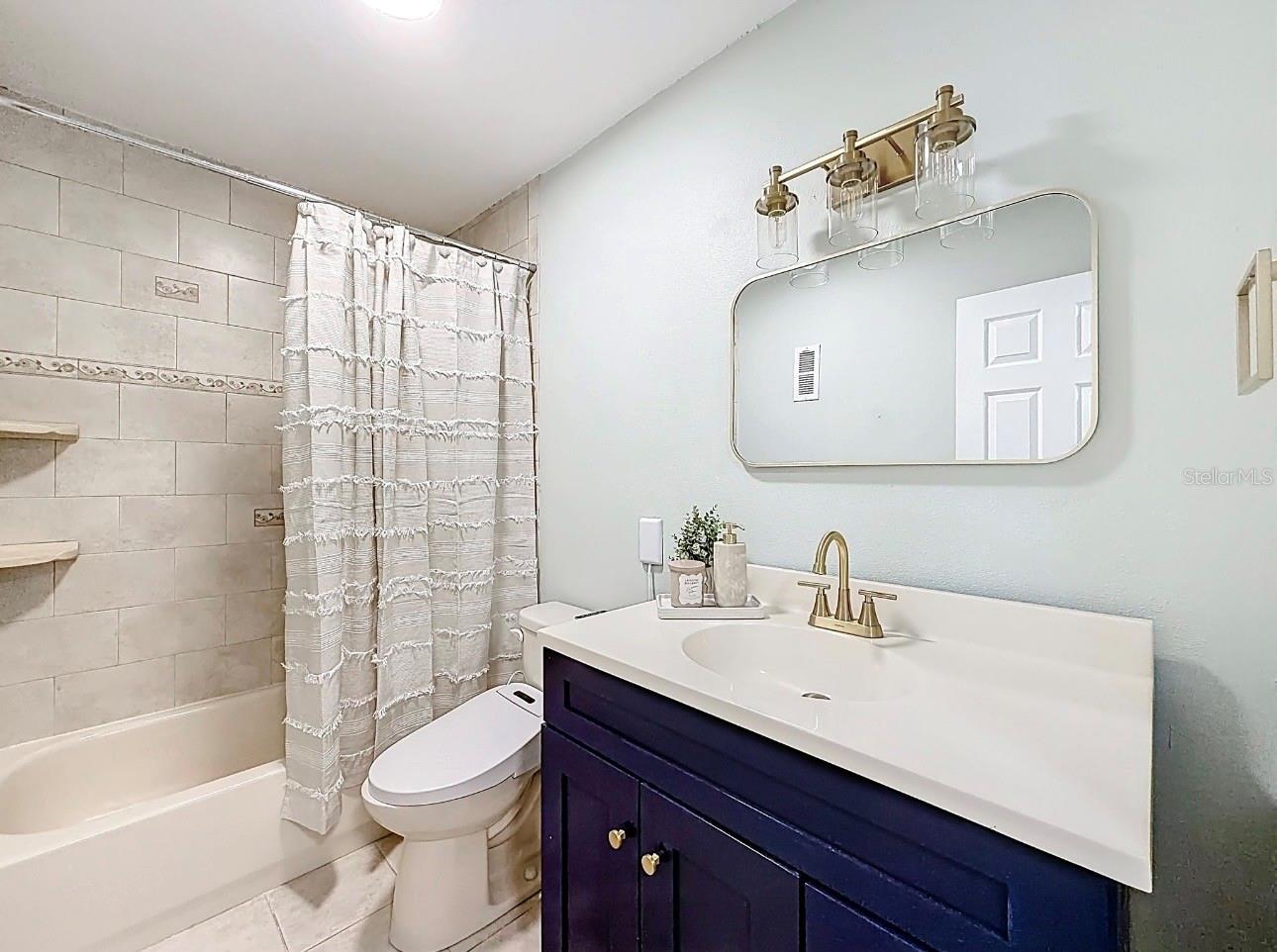 WHISPER WOOD TWNHMS CONDO - Residential