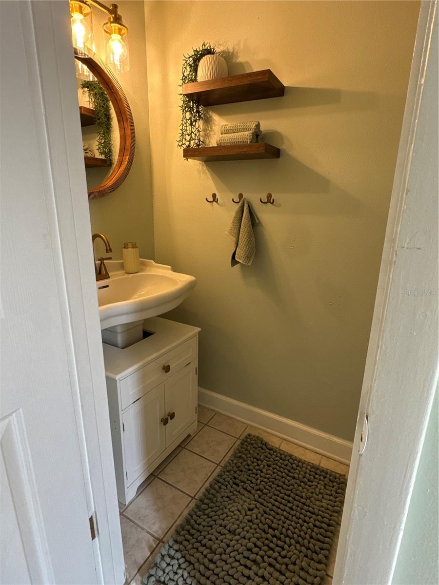 WHISPER WOOD TWNHMS CONDO - Residential