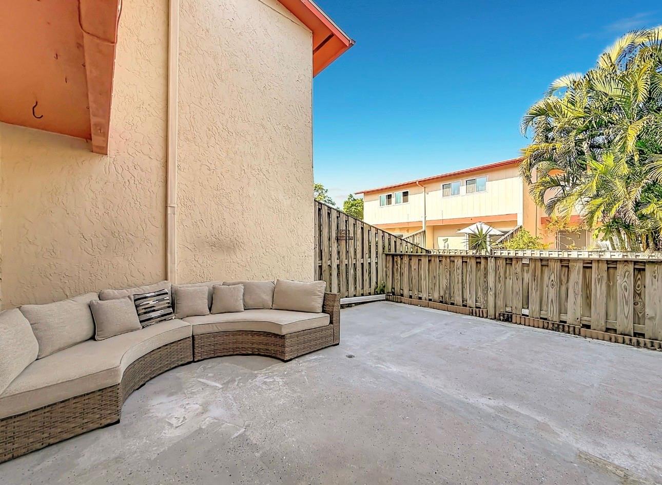 WHISPER WOOD TWNHMS CONDO - Residential