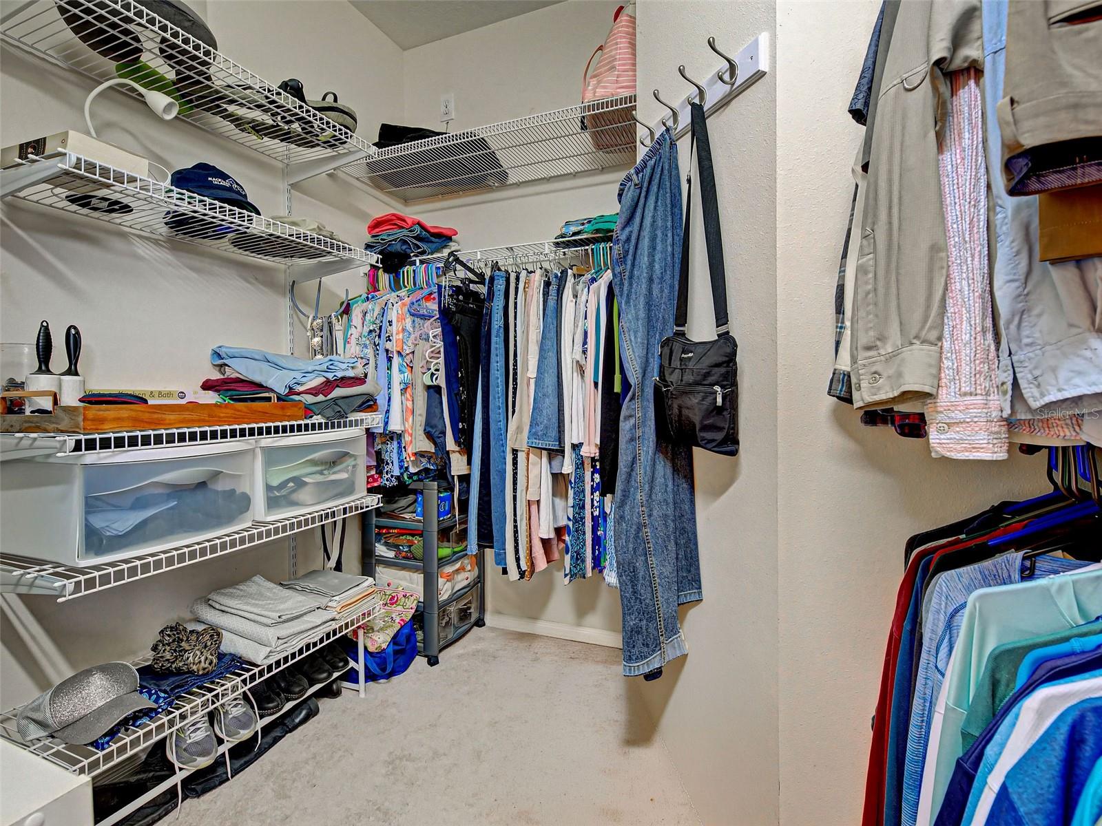 PELICAN POINTE GOLF & COUNTRY CLUB - Residential