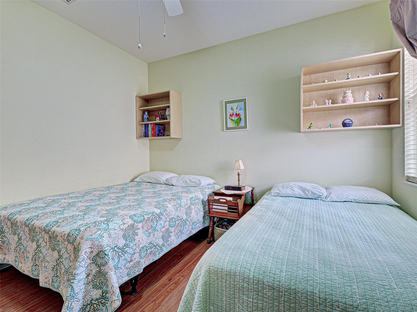 PELICAN POINTE GOLF & COUNTRY CLUB - Residential