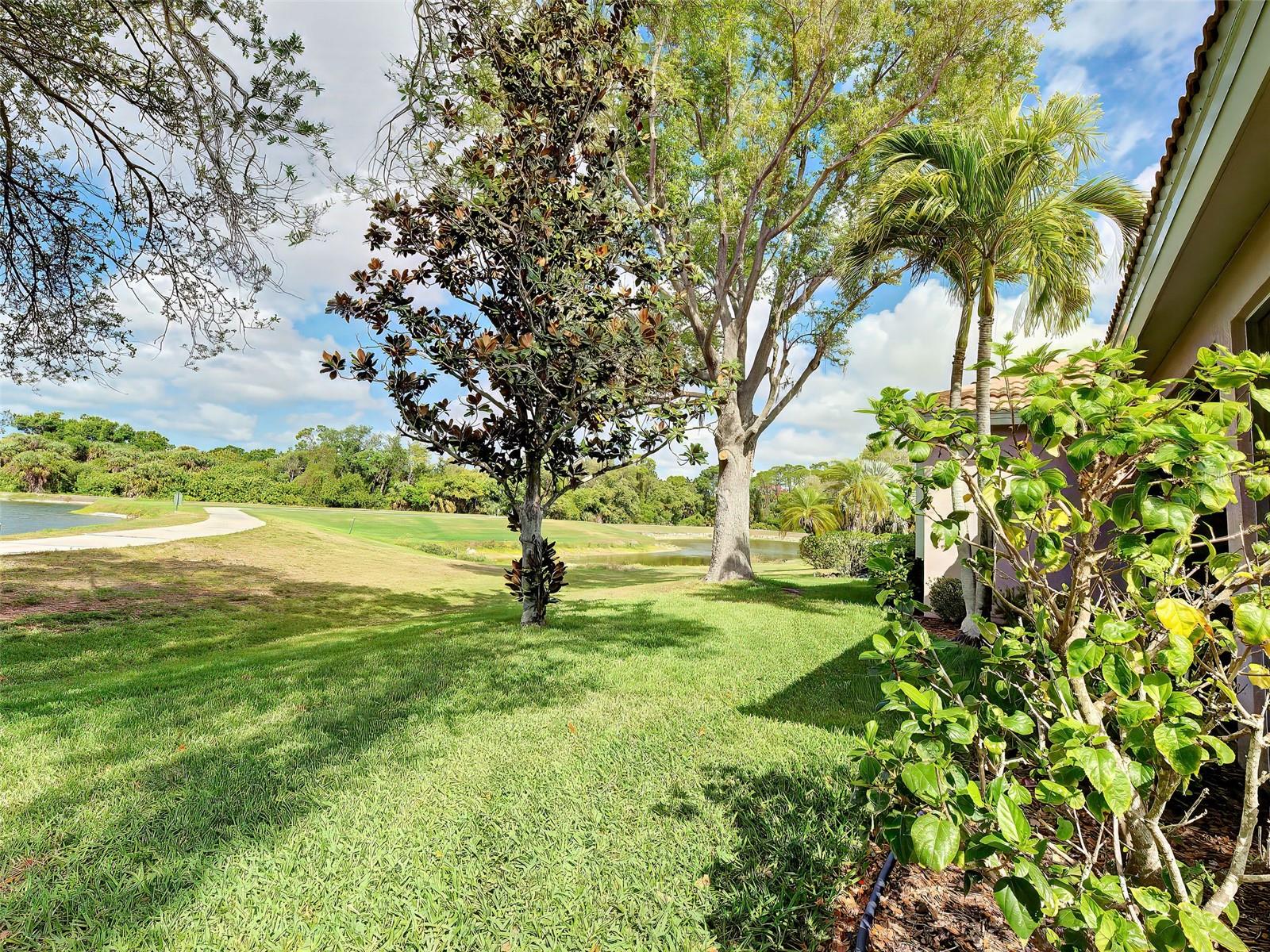 PELICAN POINTE GOLF & COUNTRY CLUB - Residential