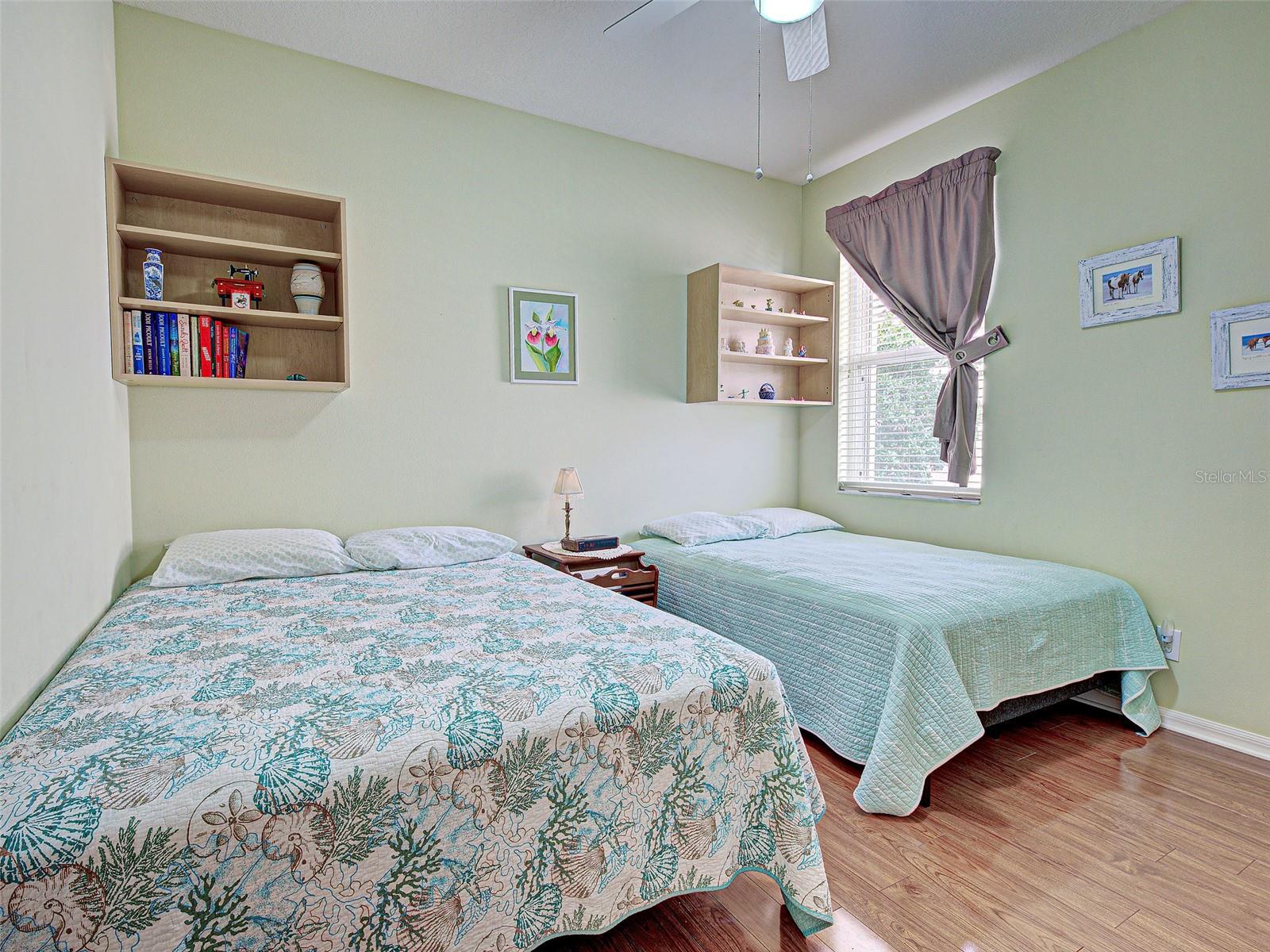 PELICAN POINTE GOLF & COUNTRY CLUB - Residential