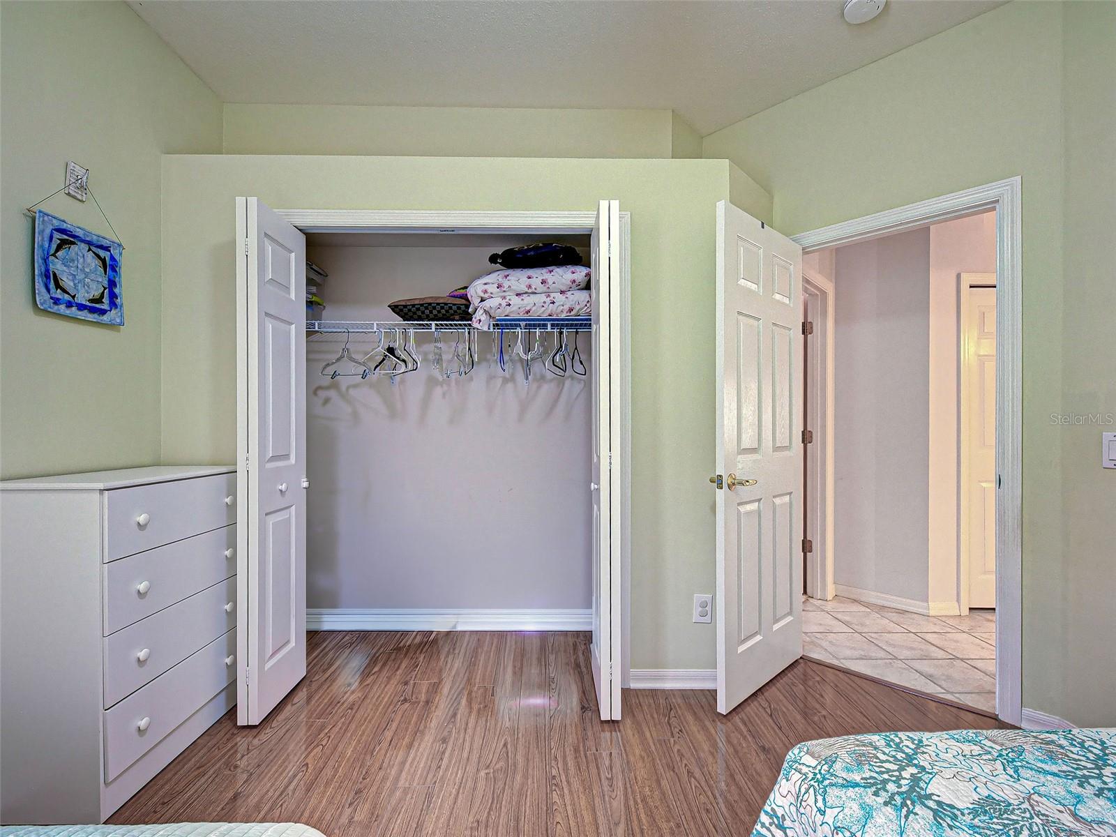 PELICAN POINTE GOLF & COUNTRY CLUB - Residential