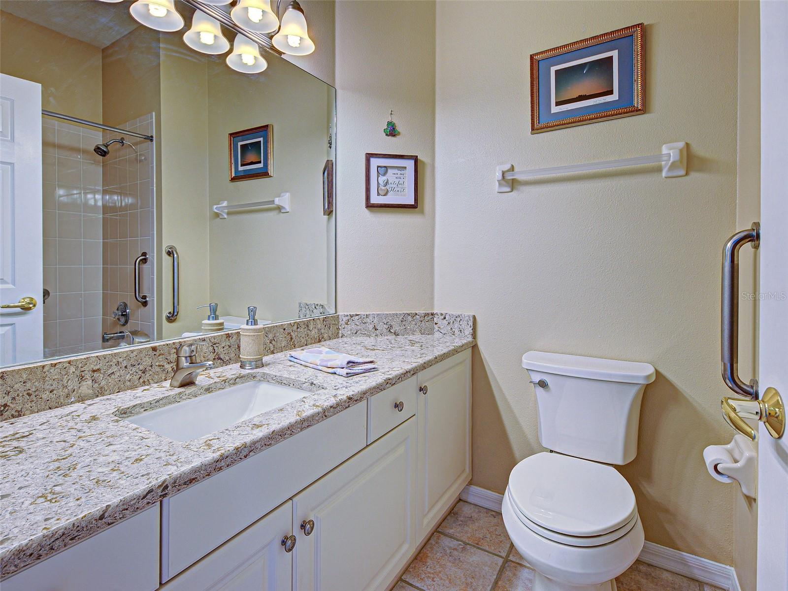 PELICAN POINTE GOLF & COUNTRY CLUB - Residential