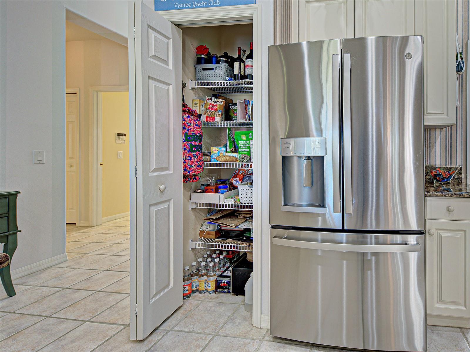 PELICAN POINTE GOLF & COUNTRY CLUB - Residential