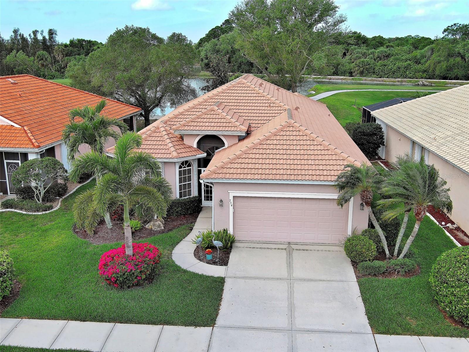 PELICAN POINTE GOLF & COUNTRY CLUB - Residential