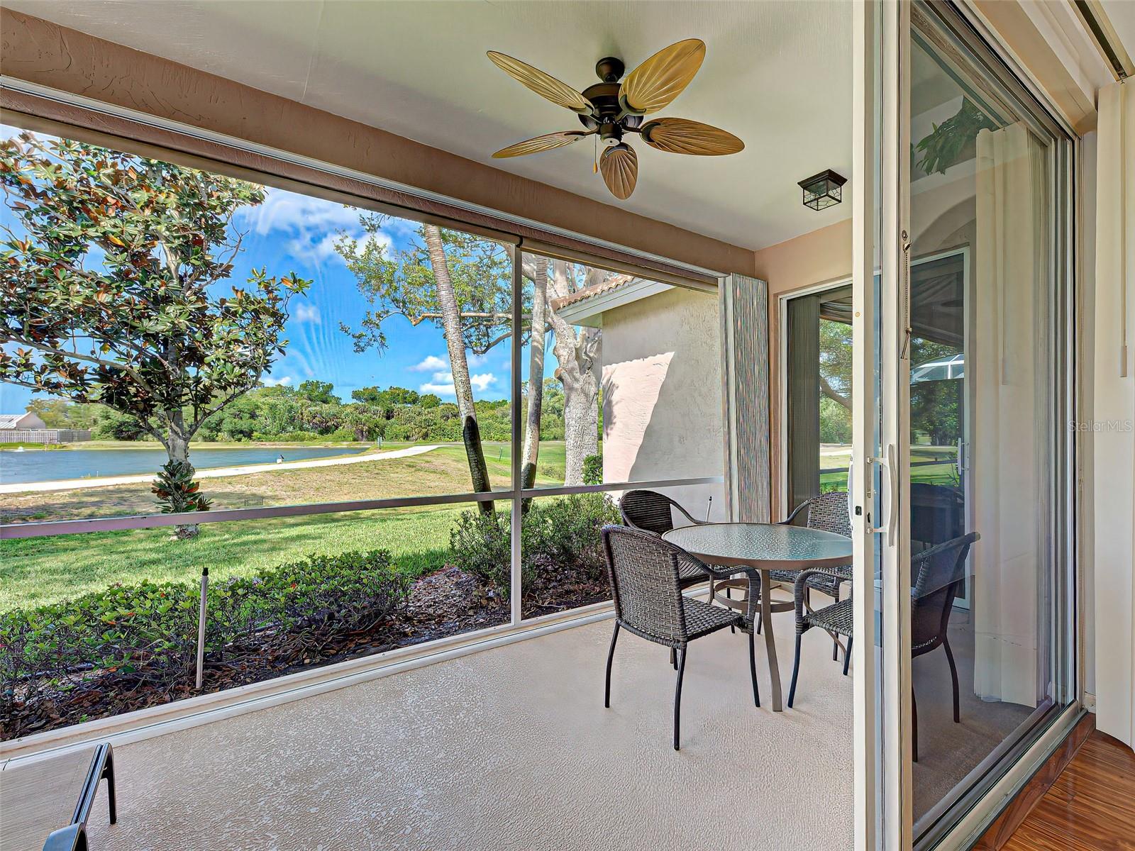 PELICAN POINTE GOLF & COUNTRY CLUB - Residential