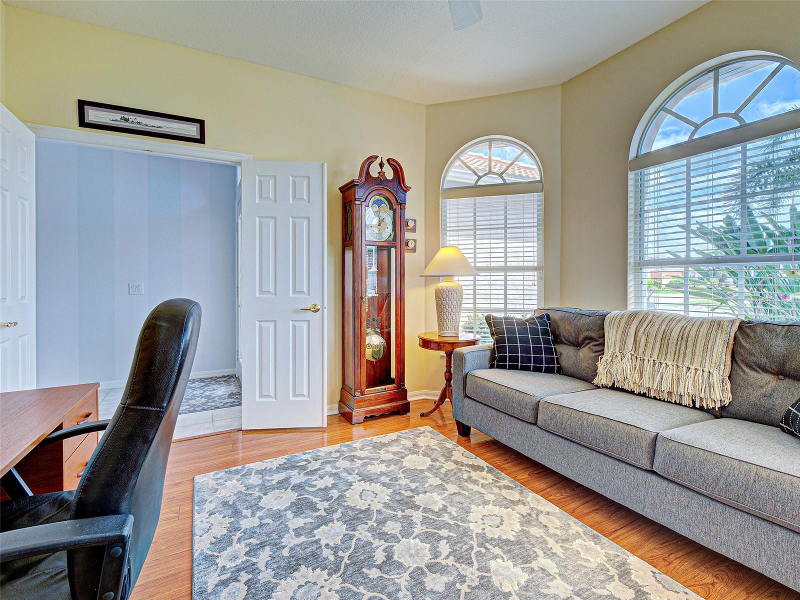 PELICAN POINTE GOLF & COUNTRY CLUB - Residential