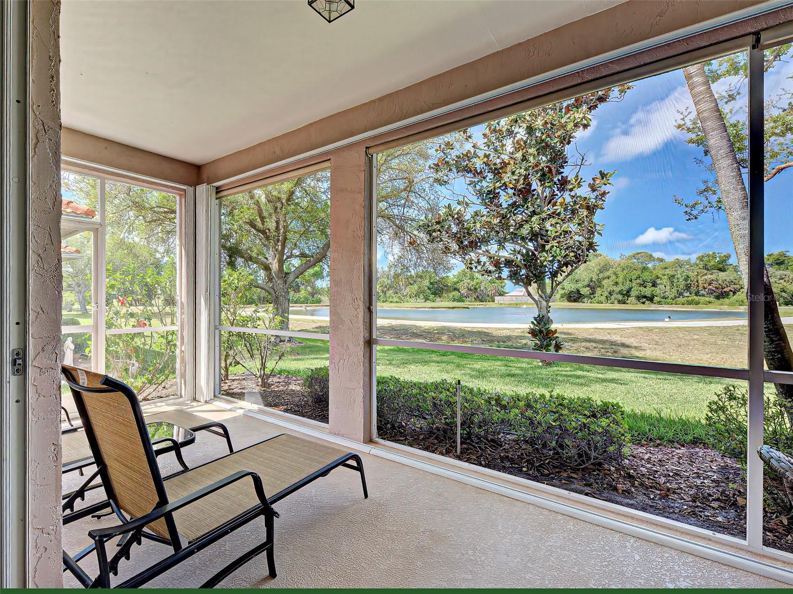 PELICAN POINTE GOLF & COUNTRY CLUB - Residential