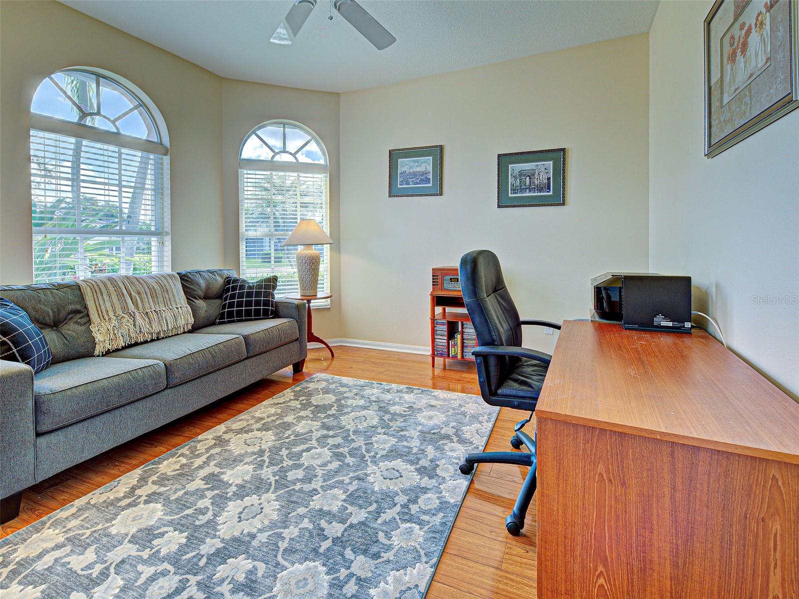 PELICAN POINTE GOLF & COUNTRY CLUB - Residential