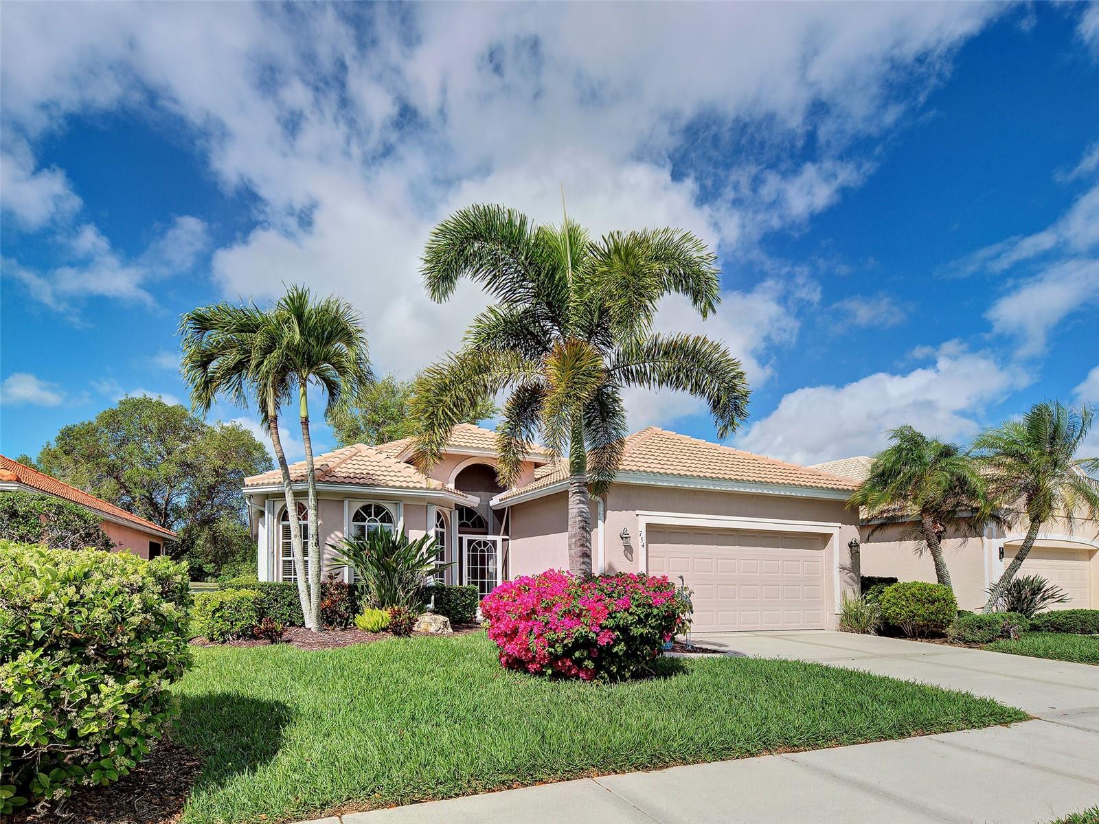 PELICAN POINTE GOLF & COUNTRY CLUB - Residential