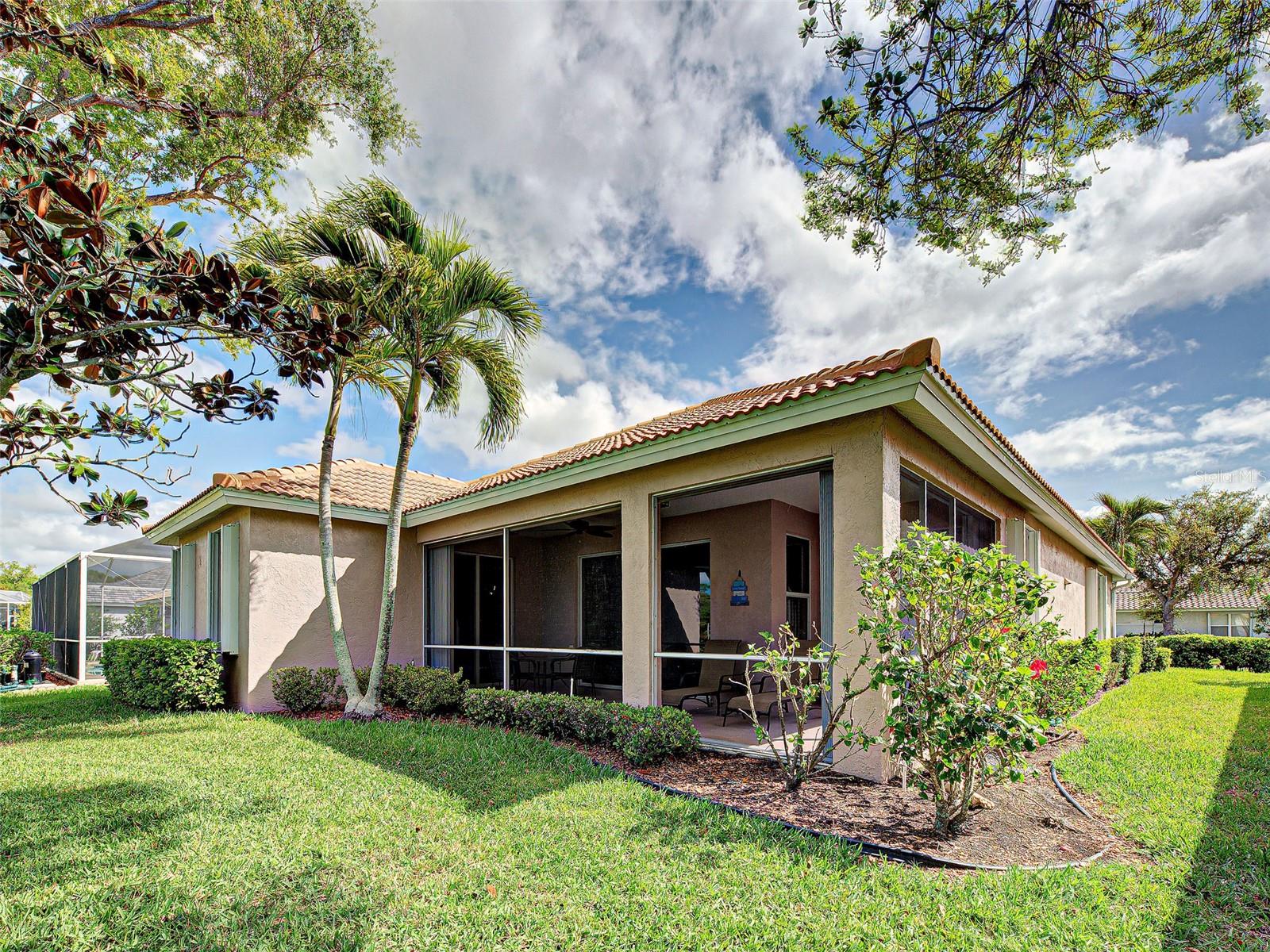 PELICAN POINTE GOLF & COUNTRY CLUB - Residential