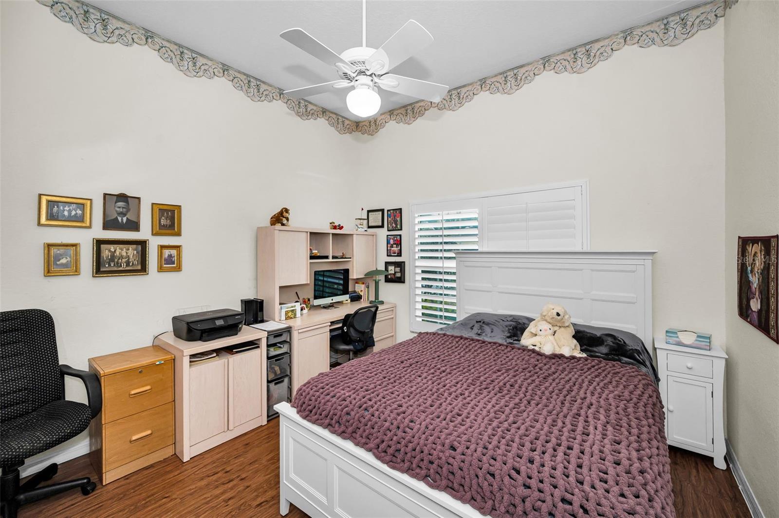 QUEEN ANNE GATE - Residential