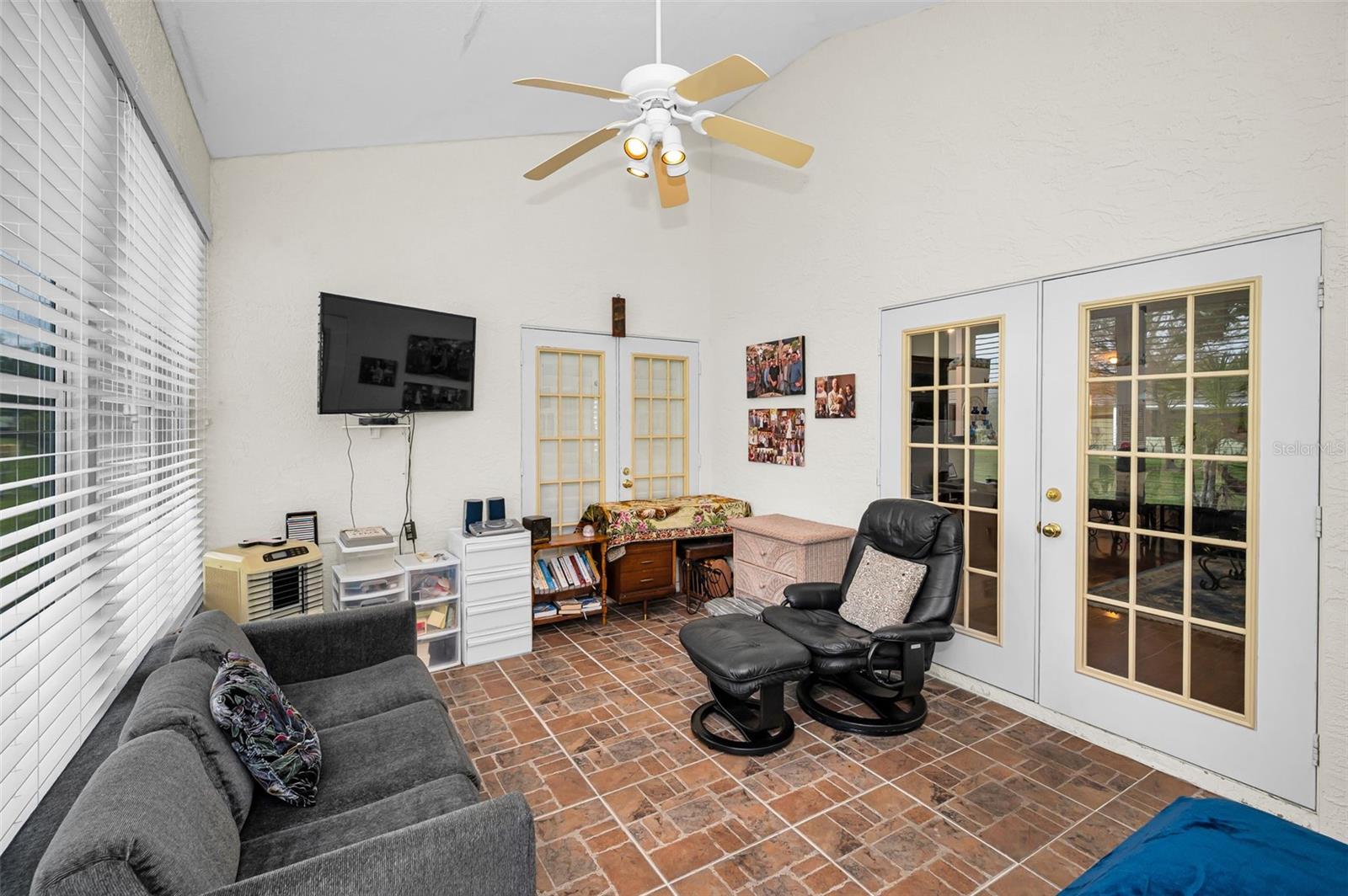 QUEEN ANNE GATE - Residential