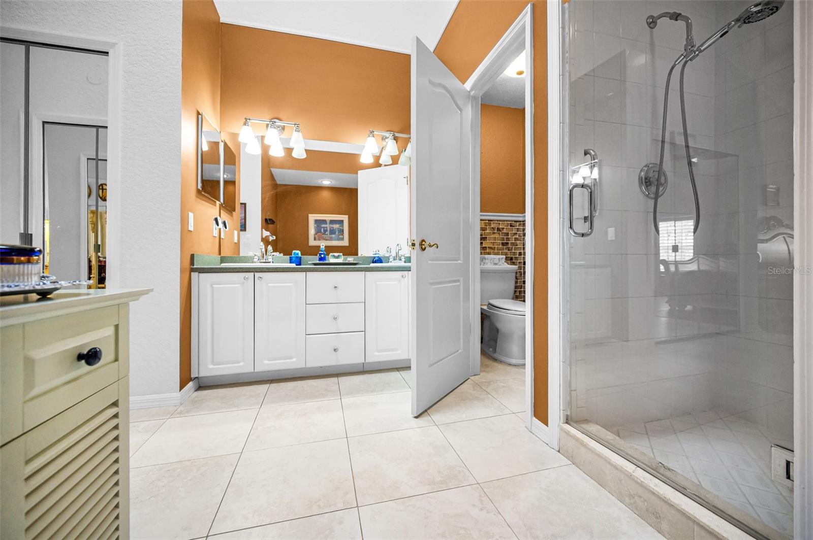 QUEEN ANNE GATE - Residential