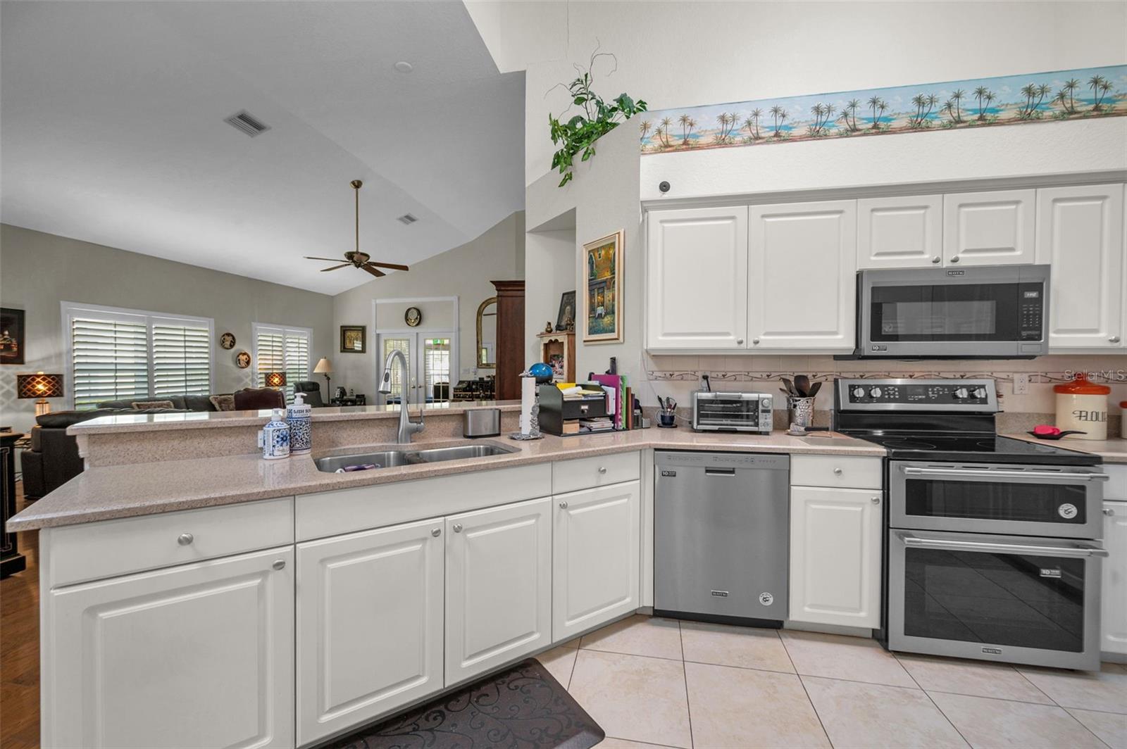 QUEEN ANNE GATE - Residential