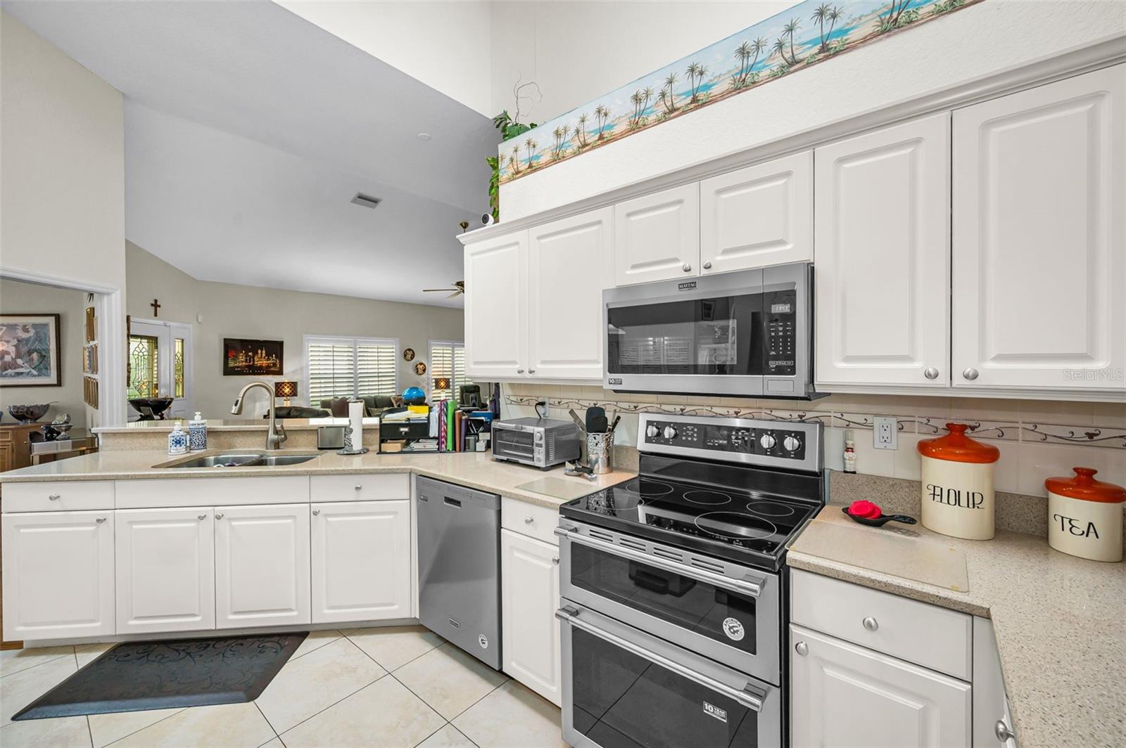 QUEEN ANNE GATE - Residential