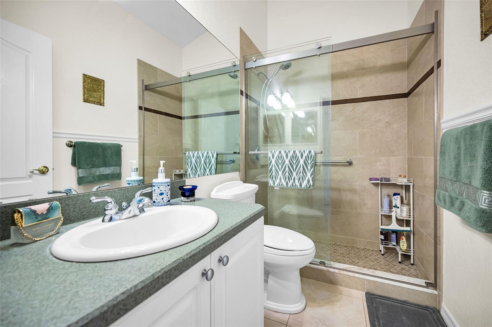 QUEEN ANNE GATE - Residential