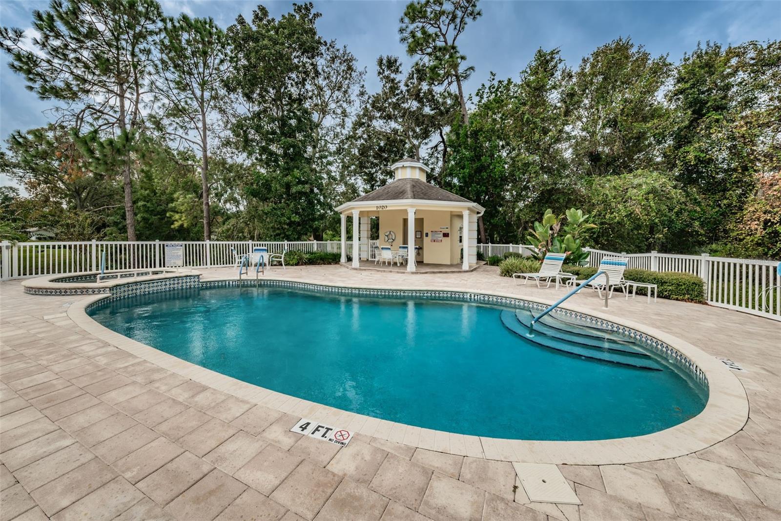 QUEEN ANNE GATE - Residential