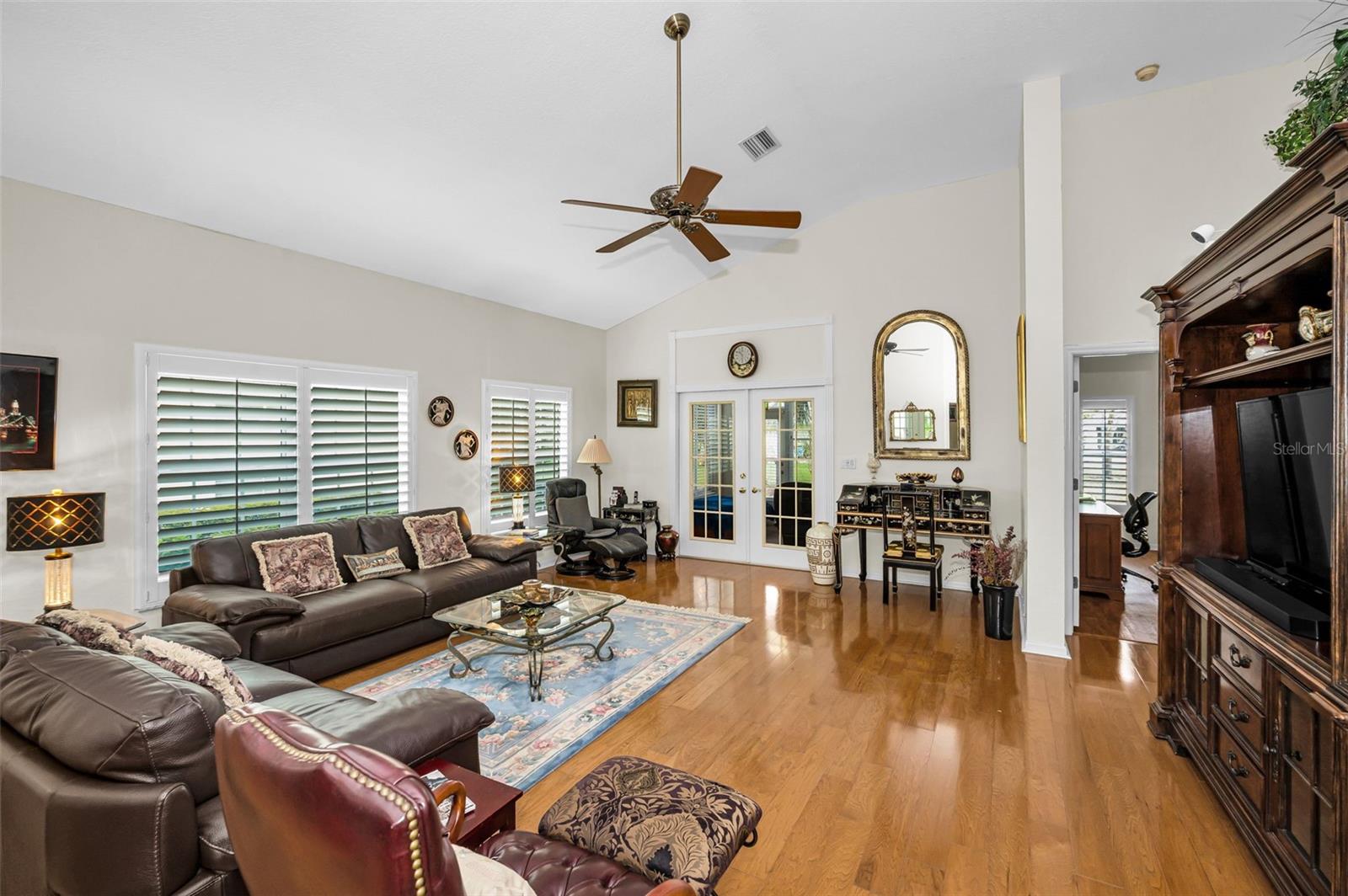 QUEEN ANNE GATE - Residential