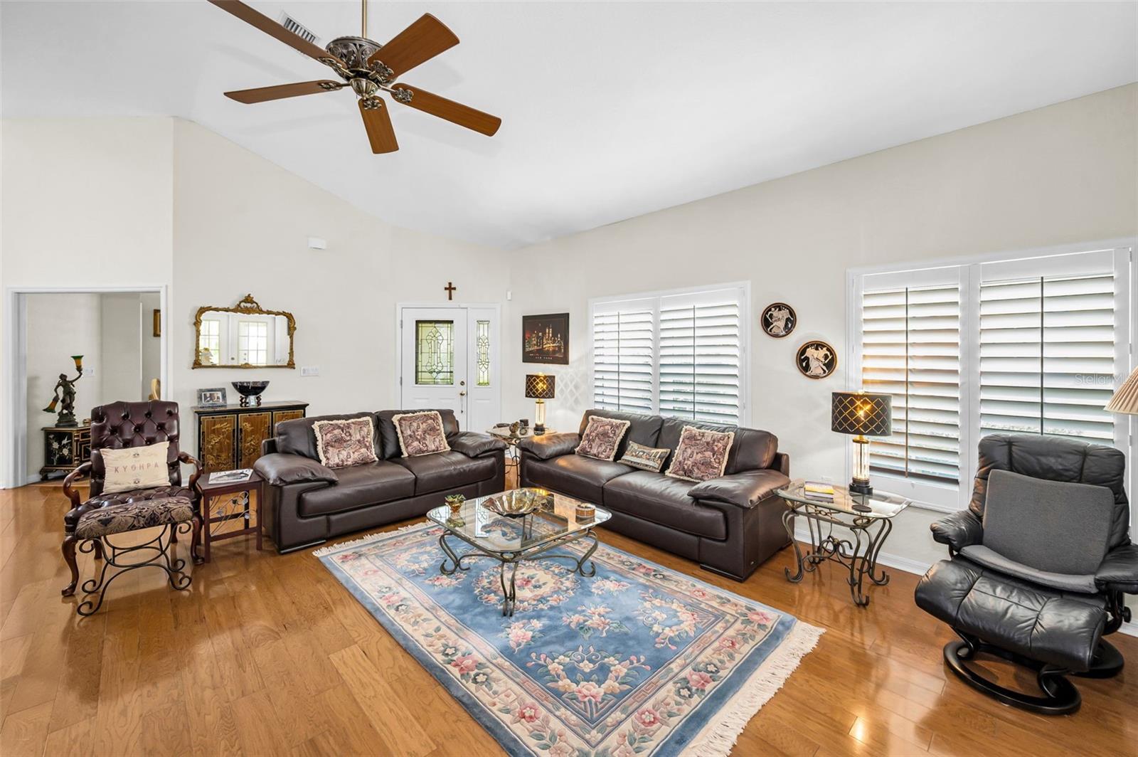 QUEEN ANNE GATE - Residential