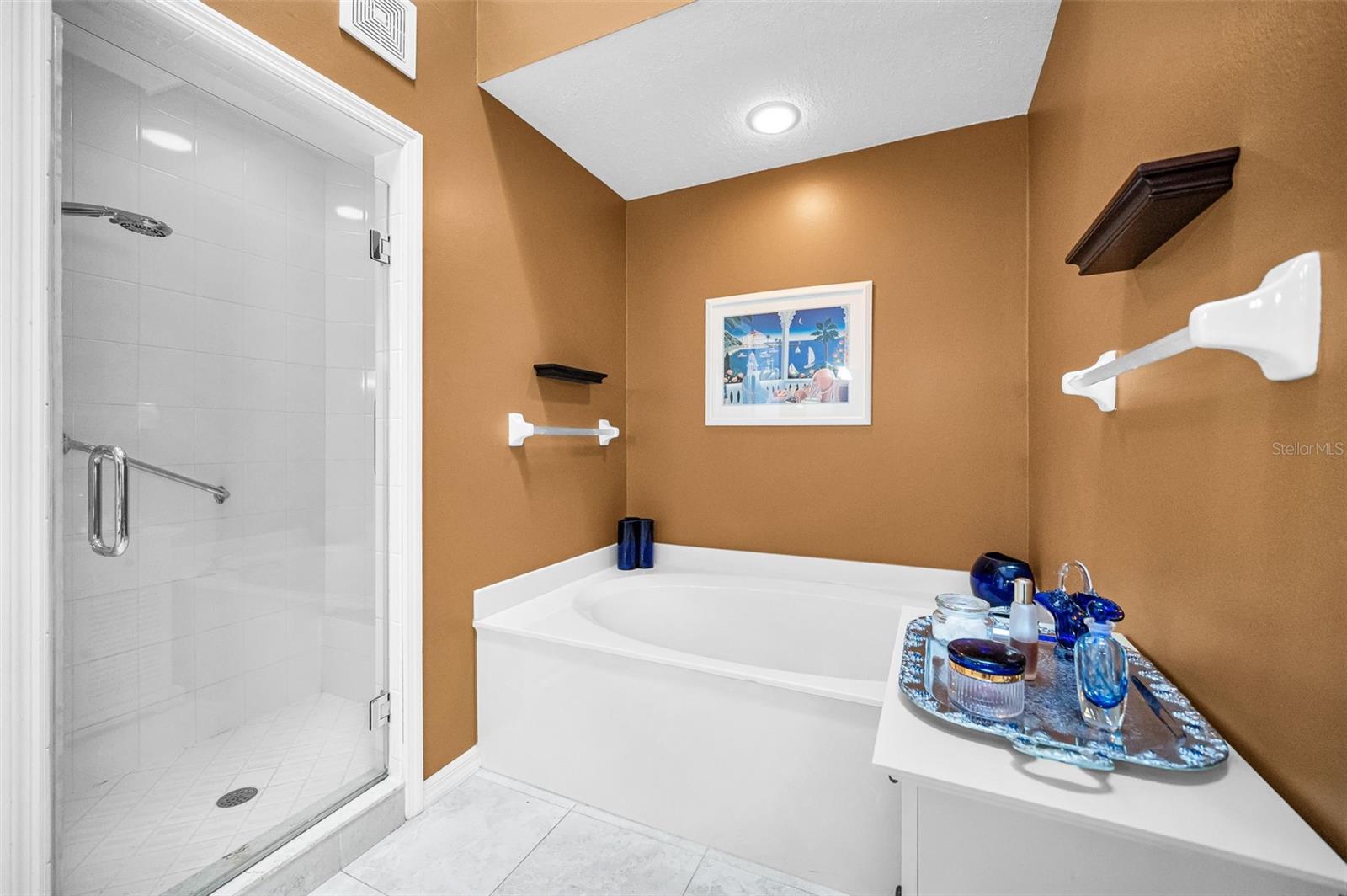 QUEEN ANNE GATE - Residential