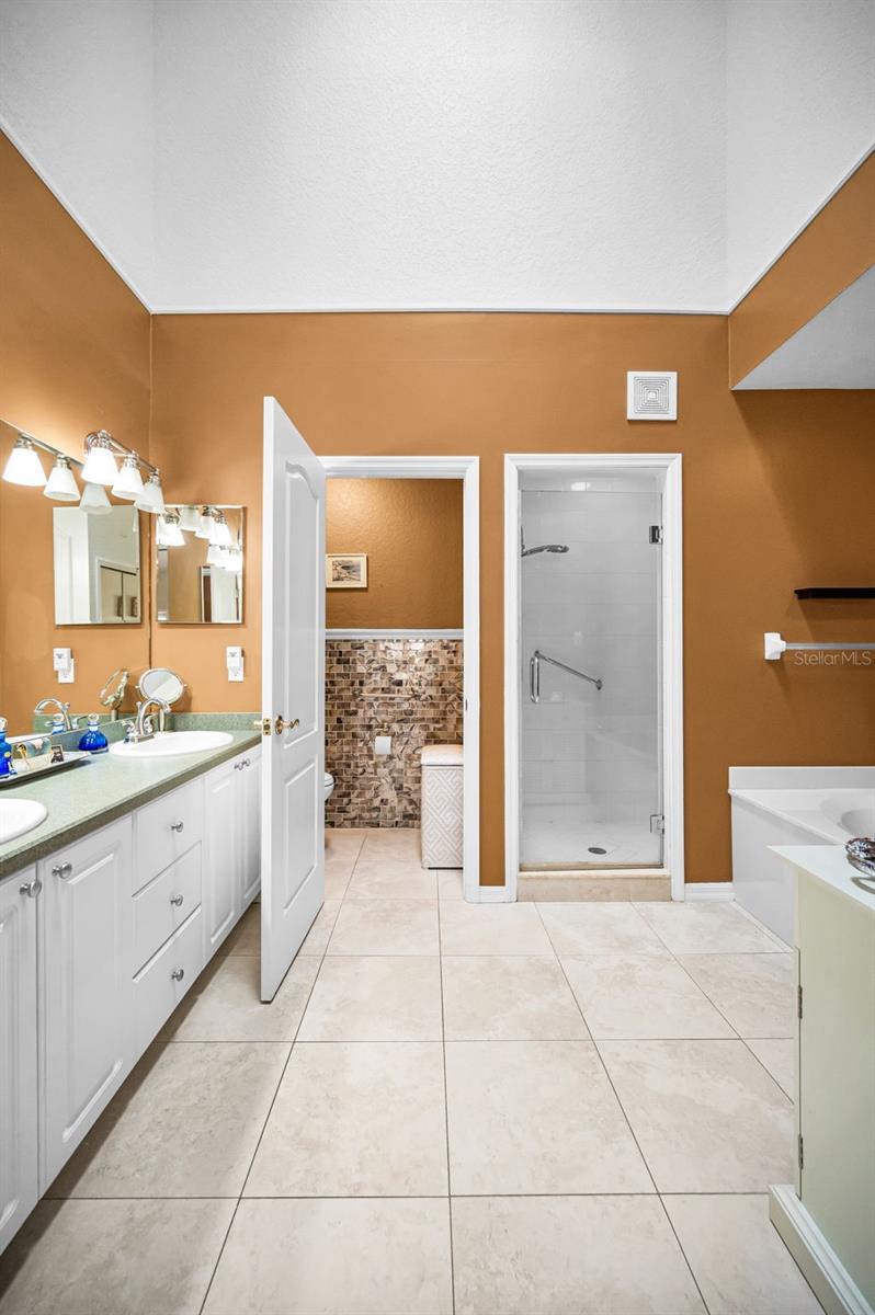 QUEEN ANNE GATE - Residential