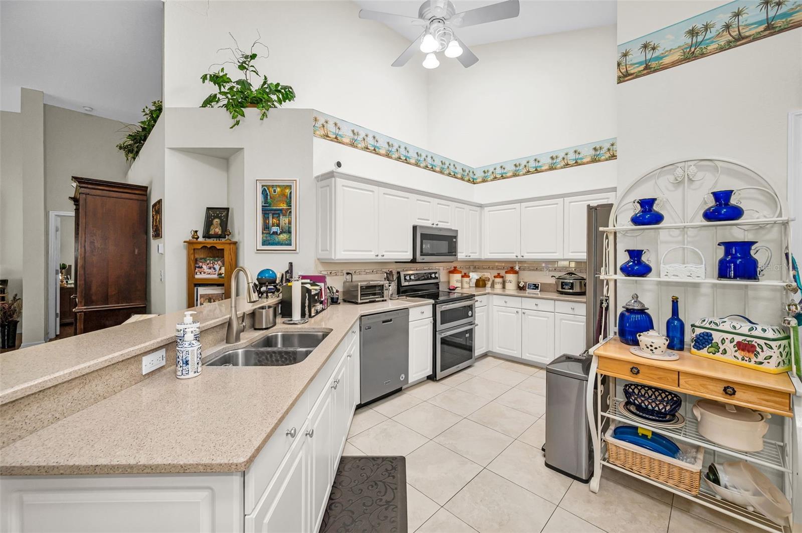 QUEEN ANNE GATE - Residential