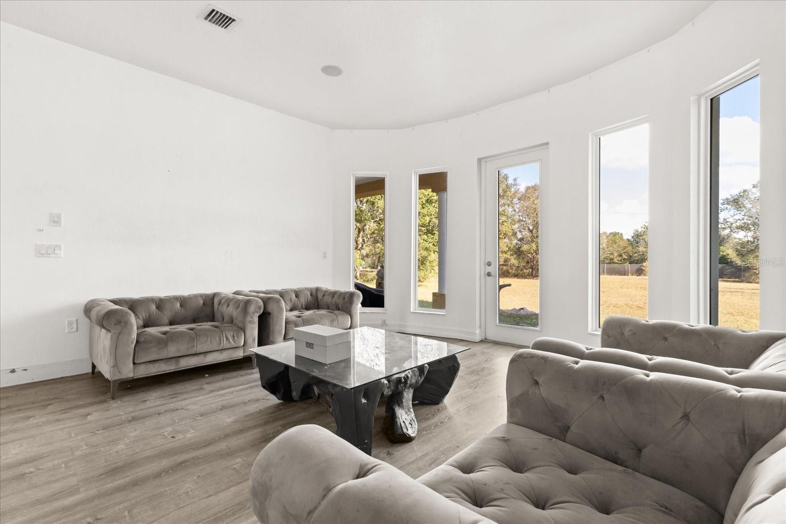 SHADOW RUN UNIT 1 - Residential