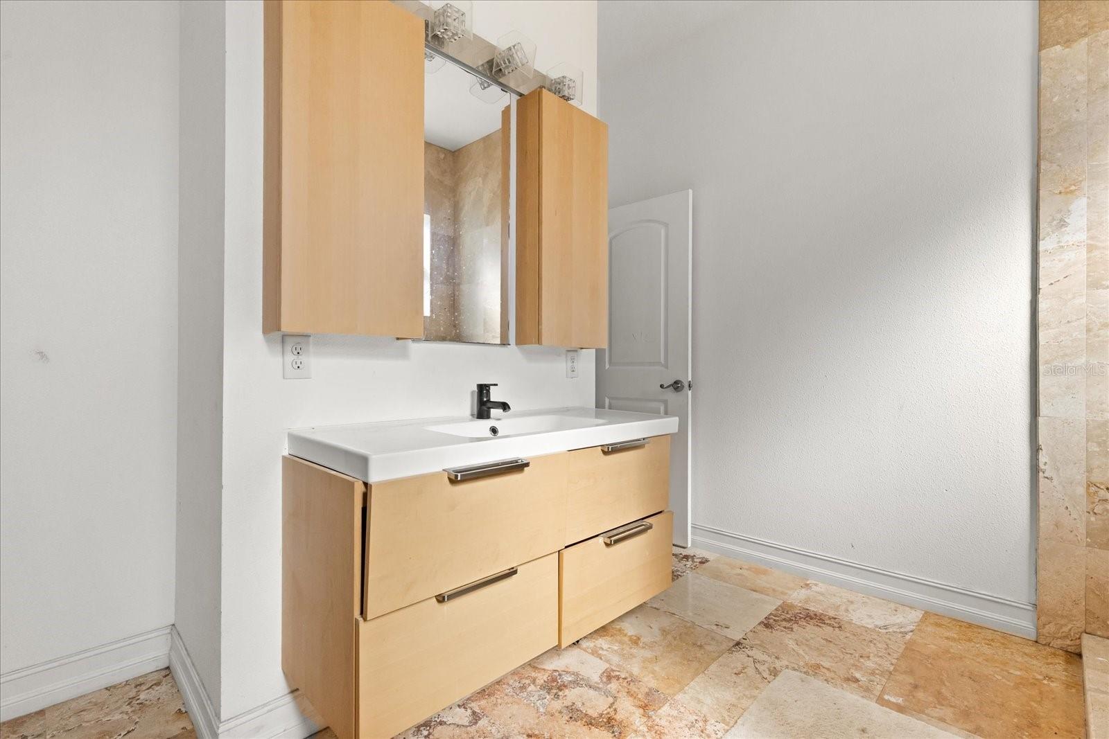 SHADOW RUN UNIT 1 - Residential