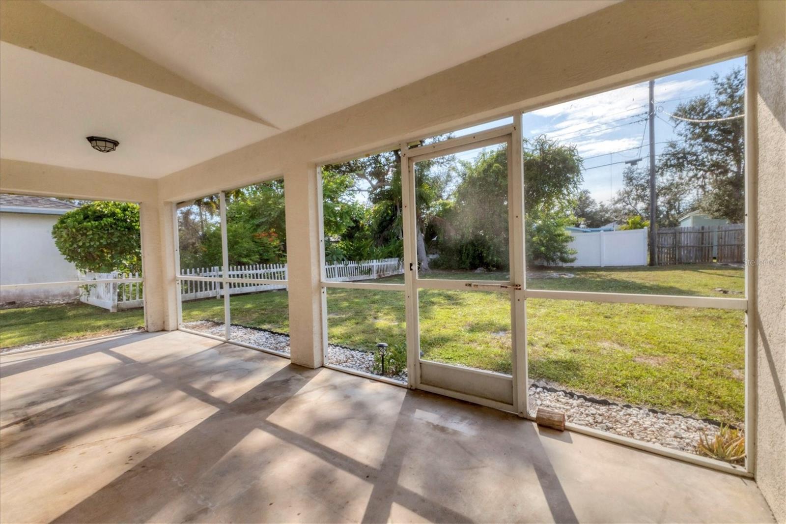 BAY VIEW MANOR - Residential