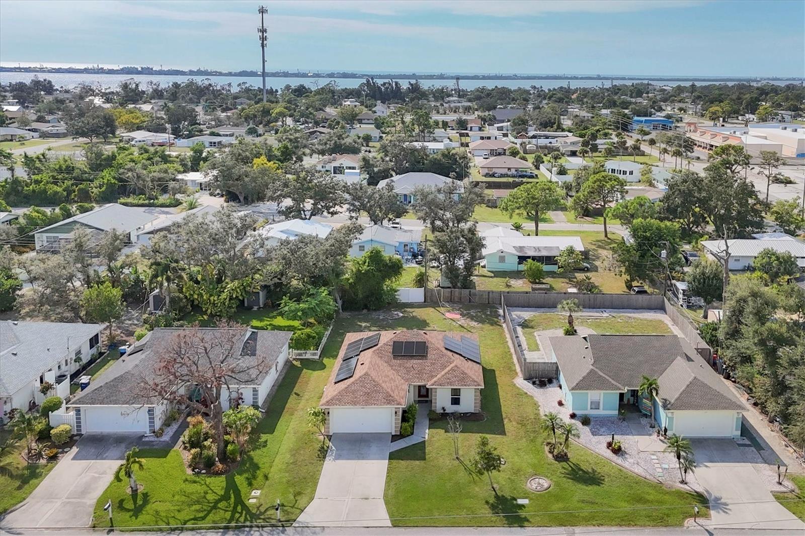 BAY VIEW MANOR - Residential