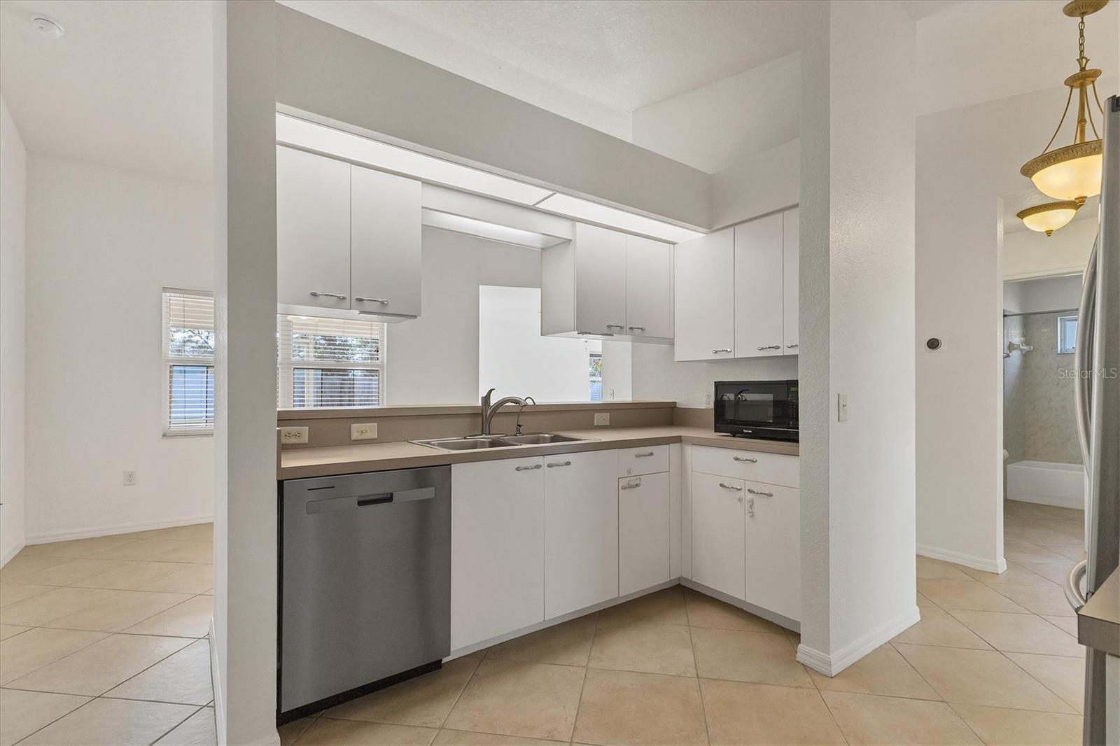 BAY VIEW MANOR - Residential